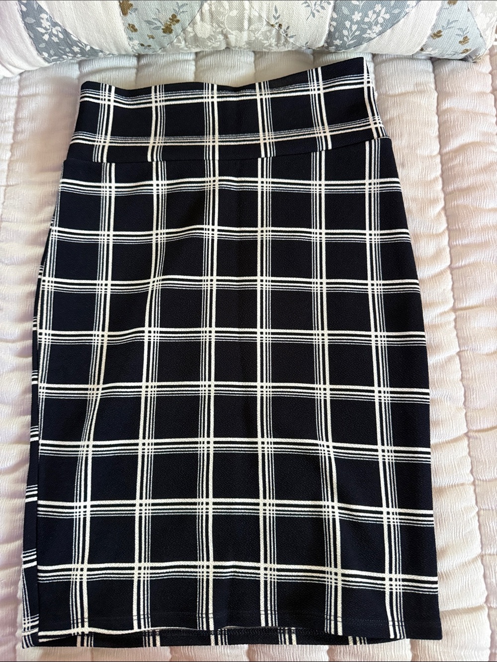 LuLaRoe Navy and White Windowpane Pencil Skirt